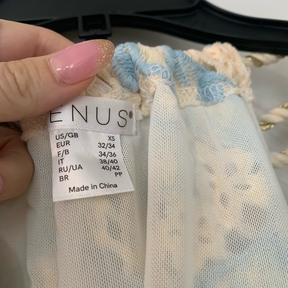 New sleeveless crochet shirt with tie shoulders - Picture 4 of 4